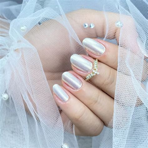 O Que É Cintilante - Esmalte cintilante: a tendência que voltou com tudo e promete unhas ...