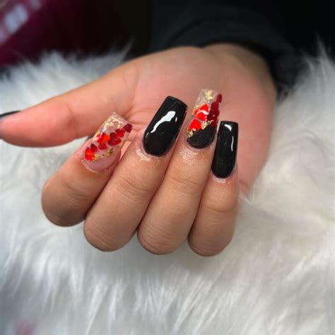 63+ Beautiful Black and Red Nail Designs for a Daring Look