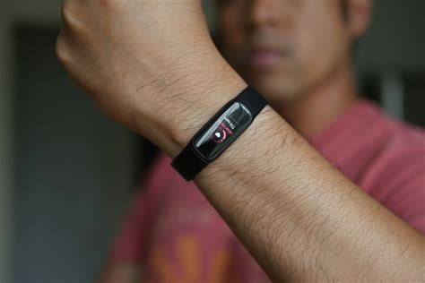 Fitbit Luxe Review: Beautifully Designed, Modest In Size | Digital Trends