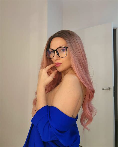 Do you find me hot : r/RedheadBeauties