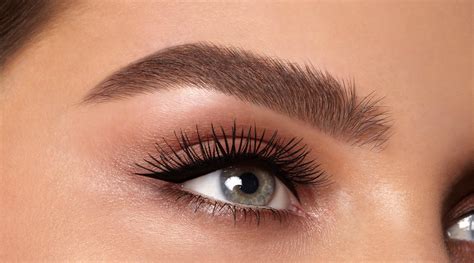 Eyebrow make-up tips