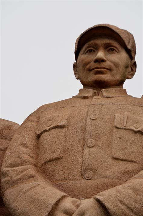 deng xiao pingchineseleaderstatuesculpture  image