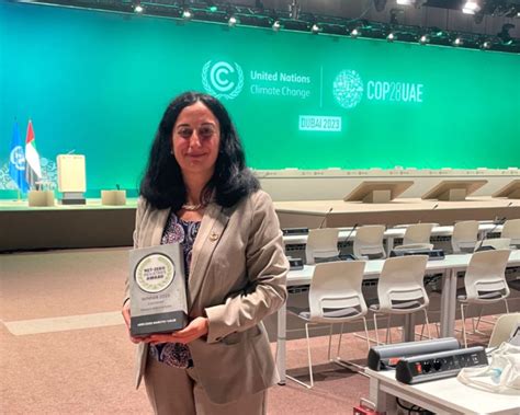 Net-Zero Industries Award 2023 presented to Professor Mercedes Maroto-Valer at COP28 for ...