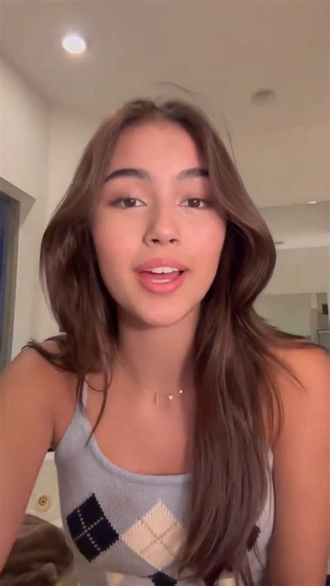 kylin kalani putting  makeup kylin kalani putting  makeup