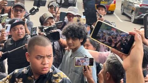laporan nikita mirzani naik penyidikan pengacara vadel badjideh curiga