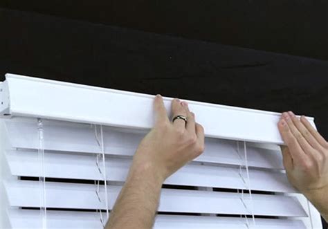 How to Install a Slot Valance Clip for Wood and Faux Wood Blinds – Fix My Blinds