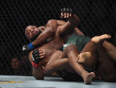 twitter reacts  kamaru usman dominating tyron woodley  ufc