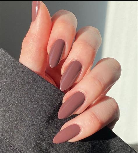 50 Elegant Spring nude nail colors 2024 to try now - Fashionsum