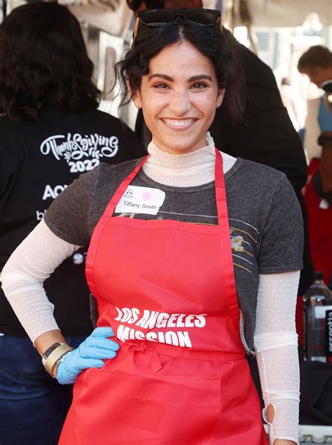 Tiffany Smith – Thanksgiving Dinner To The Unhoused Community Of Los