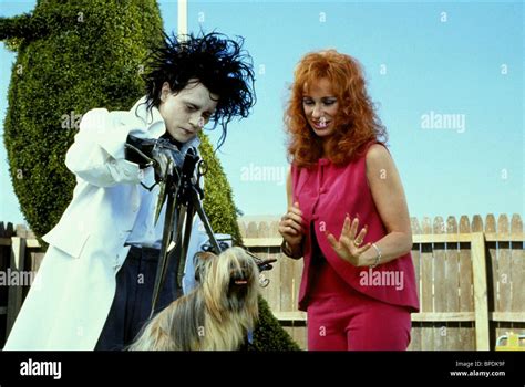 JOHNNY DEPP & KATHY BAKER EDWARD SCISSORHANDS (1990 Stock Photo ...