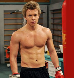 post  pic   actor   abs hottest actors answers fanpop