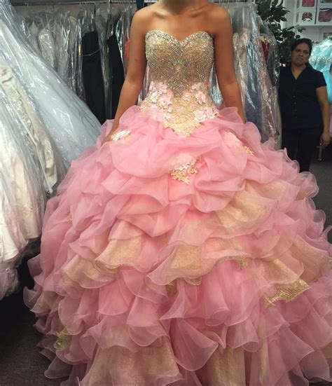 ṃє ıṅ ṃʏ ƿȏṡṡıɞʟє 15 Ԁяєṡṡ | Pretty prom dresses, Quinceanera dresses