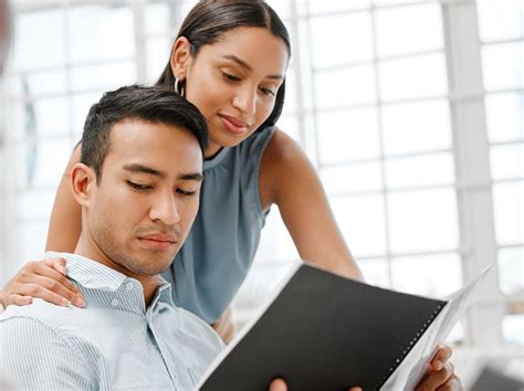 Female Flirting: 28 Signs and How to Recognize Them – List Lovers