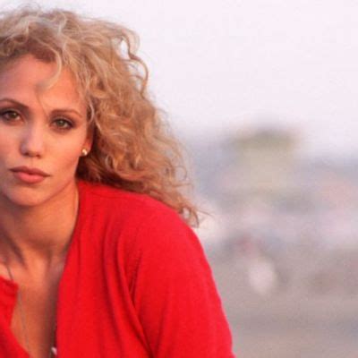 Elizabeth Berkley- Wiki, Age, Height, Husband, Net Worth (Updated on ...