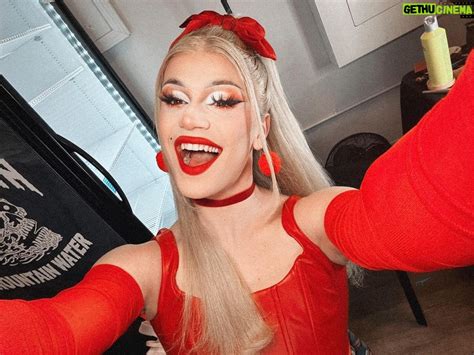 marcia marcia marcia instagram happy holidays drag queen christmas