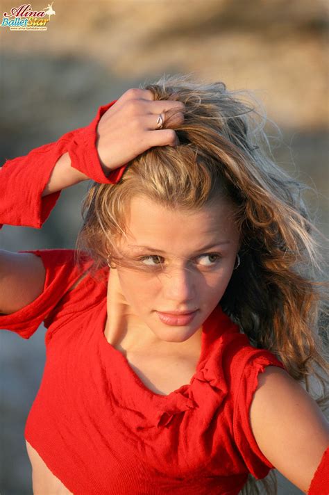 Alina Balletstar - Top rojo - V2PH