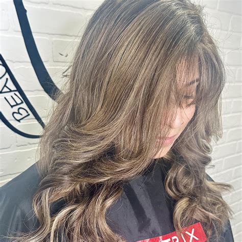 Carmel highlights can give your hair a sun-kissed glow instantly 14