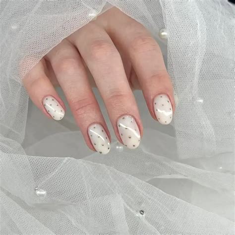 Las mujeres de 50 dicen NO a la manicura francesa: 5 diseños de uñas