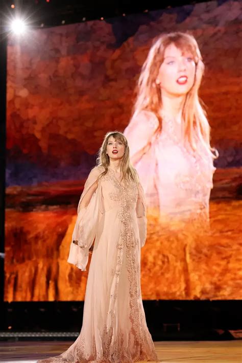 single outfit taylor swift wears   eras  capital