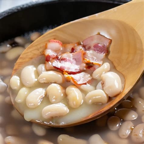 Hearty White Bean And Bacon Soup Recipe: Delicious Comfort