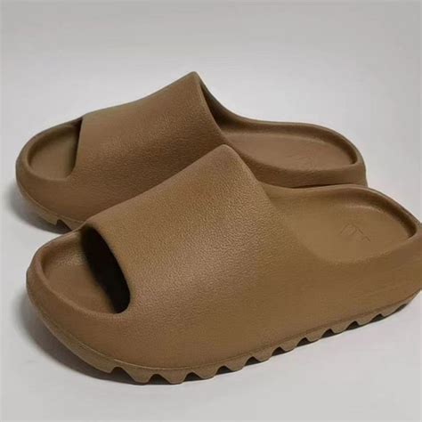 Тапочки adidas x Yeezy Slide - купить с доставкой по выгодным ценам в ...