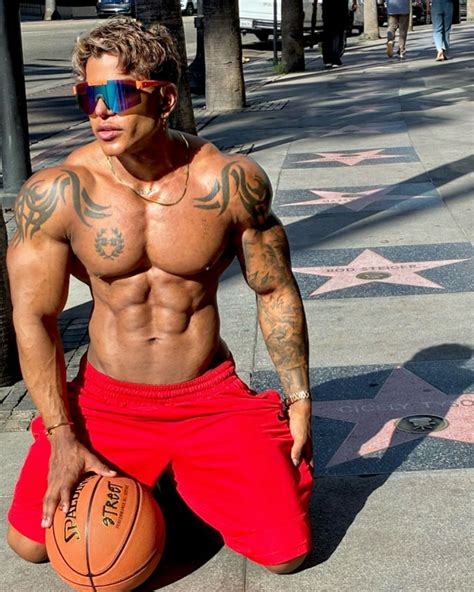 Oscar Alonso | Just a Cali vibe. No rush, just rhythm 🎶 | Instagram