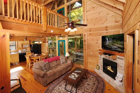 3 Bedroom Cabin Rental in Sevierville: Just Chillin