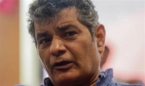author hanif returns sitara  imtiaz  protest pakistan business
