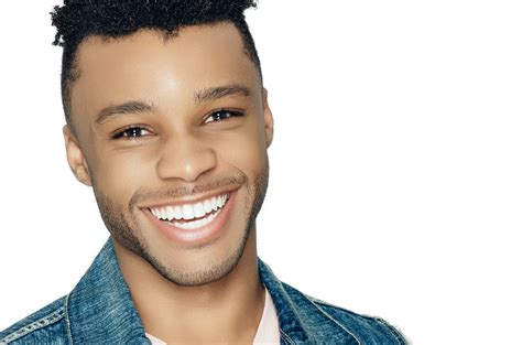 dyllón burnside net worth