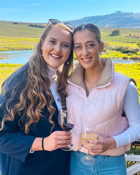 Nicole van der Linde (@nicoleevdlinde) • Instagram photos and videos