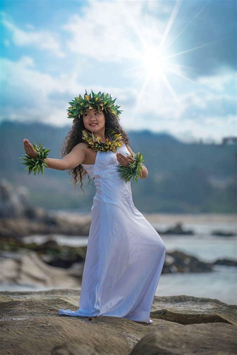 Pin by lisa marie on hawaiian hula | Hawaiian woman, Hawaiian dancers
