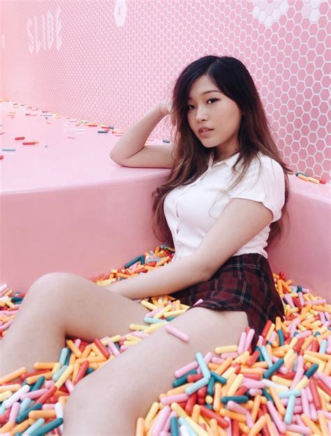 QuarterJade 🍒 : OfflinetvGirls
