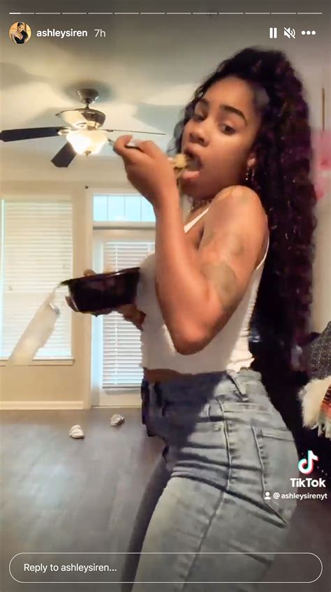 Teen Mom's Ashley Jones twerks in tight jeans as she eats pasta after