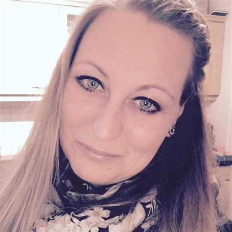 Jessica Mayer - Facebook, Instagram, Twitter [Profiles]