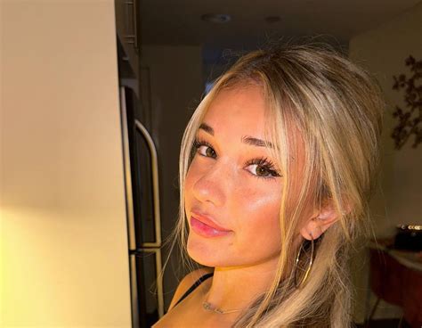 Breckie Hill biography, 33 Photos, Age, Height, Real Name, Instagram ...
