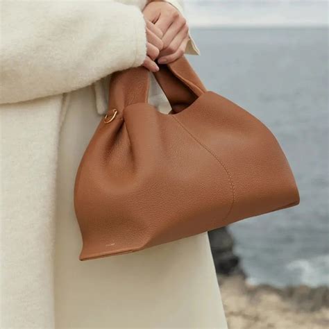 Tas polene numeru on Carousell