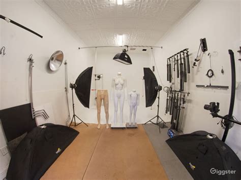 Photography Studio with 1 Cyclorama Wall | Rent this location on Giggster