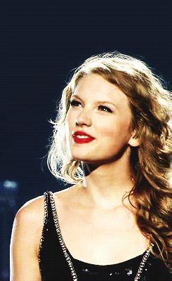 taylor swift giggle taylor swift smile gif | WiffleGif