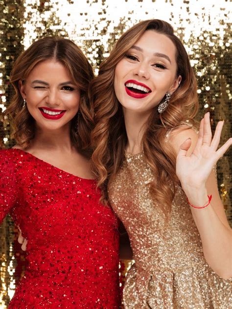 christmas dinner dresses  holiday parties   sarah scoop