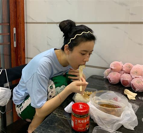 The Art of the Asian Squat - Chinosity
