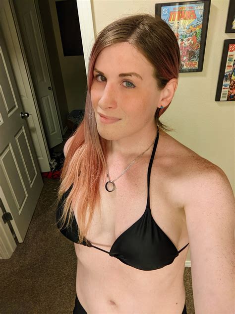 Anne Atomic 🔥 on Twitter: "Starting a hot tub stream in a few minutes