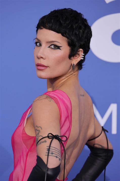 34 Longer Pixie Cut Ideas for Your Next Salon Visit