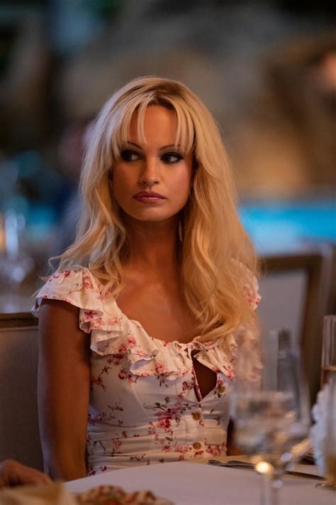 ‘Pam & Tommy’: How Lily James Transformed Into Pamela Anderson For the ...