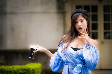 Download Long Hair Brunette Hat Depth Of Field Model Woman Asian 4k