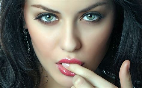 pictures  beautiful women wallpaper