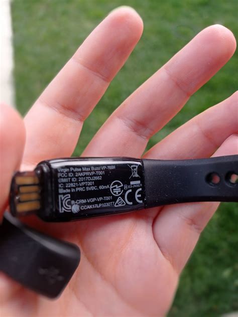 Vând 2 brățări fitness Mi band 5 și Virgin Pulse Max Buzz VP T001