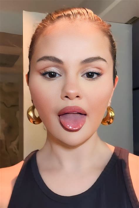 Selena Gomez Hot Still In Bikini : r/SelenaGomezHot
