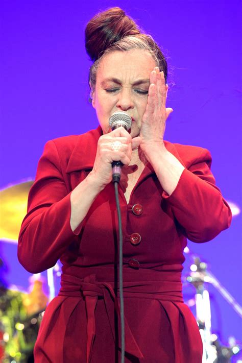 Photo : Catherine Ringer en concert à l'ouverture du 49ème Nice Jazz