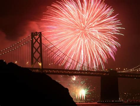 Bay Bridge Fireworks | Photographing fireworks, New years eve fireworks, Fireworks