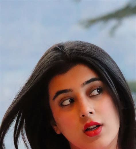 Apoorva Bhalla | it costs ₹0.00 to be a nice person 🧸 | Instagram